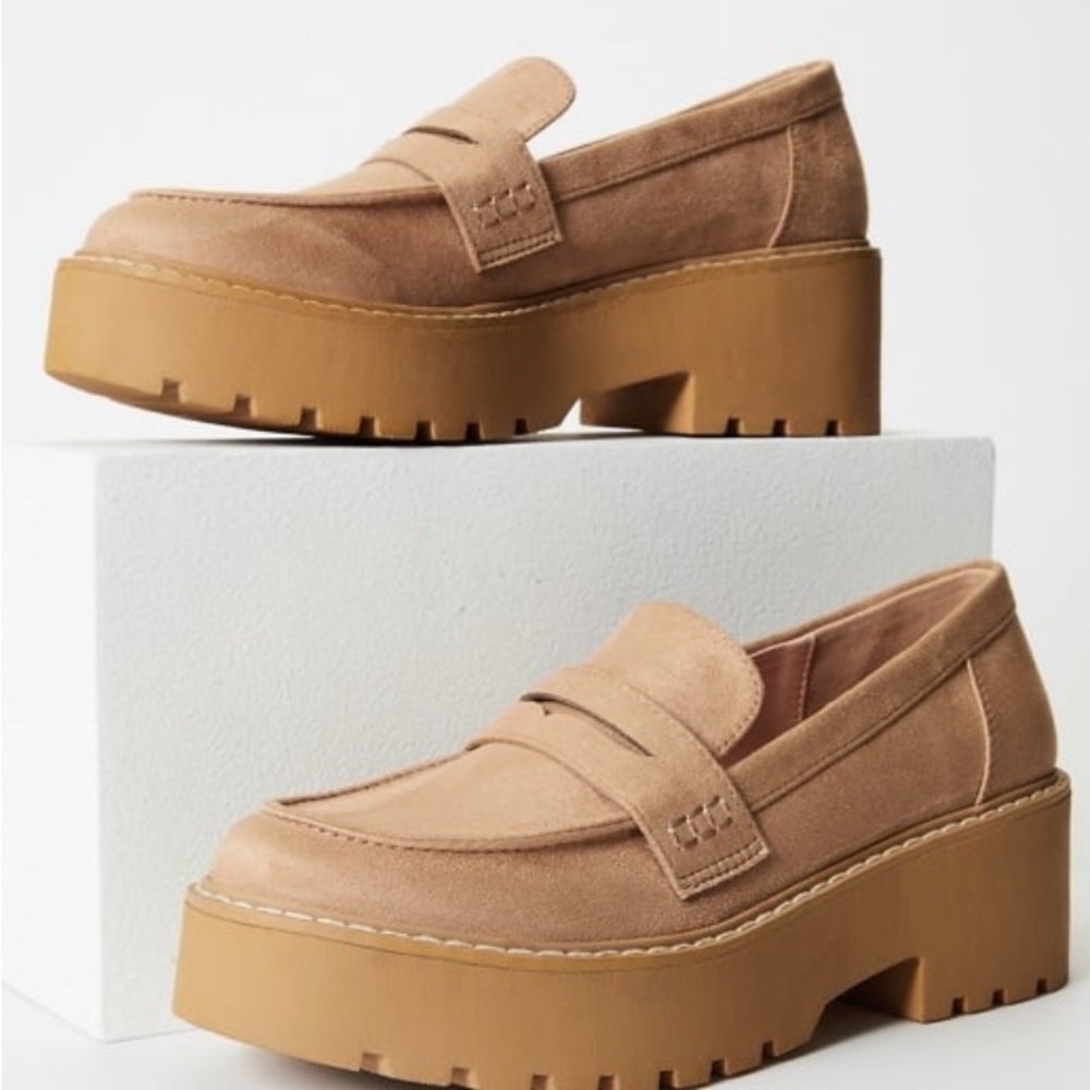Flat loafers